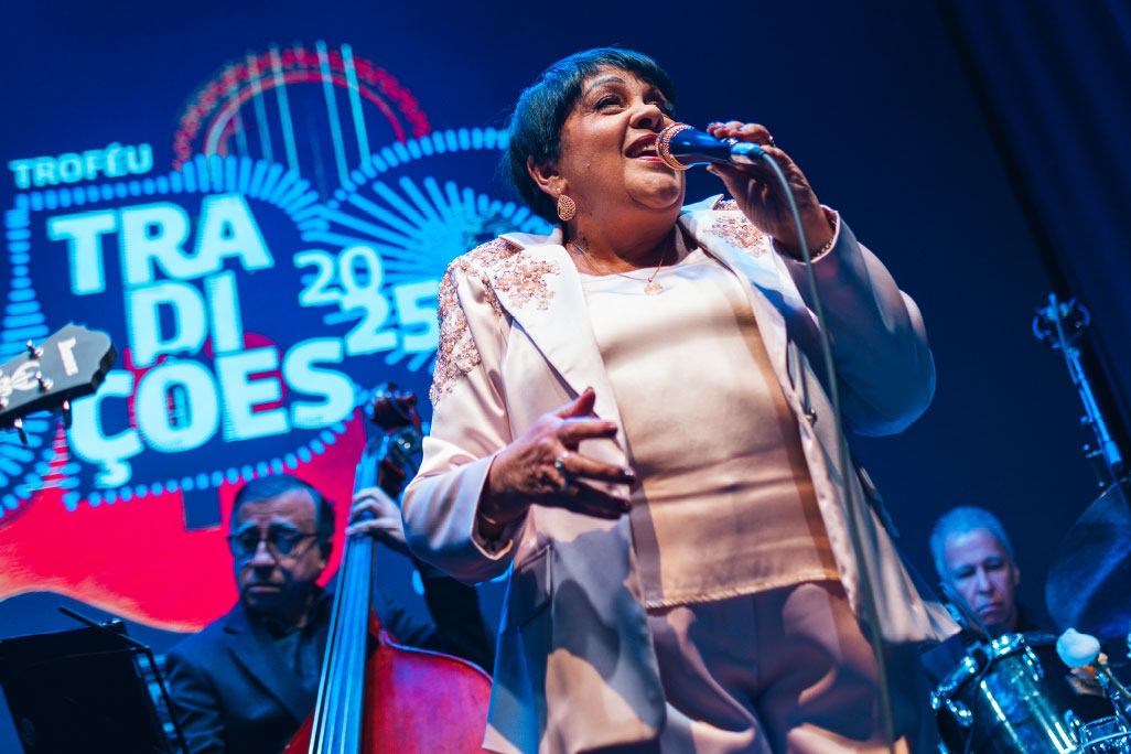 Rosa Passos